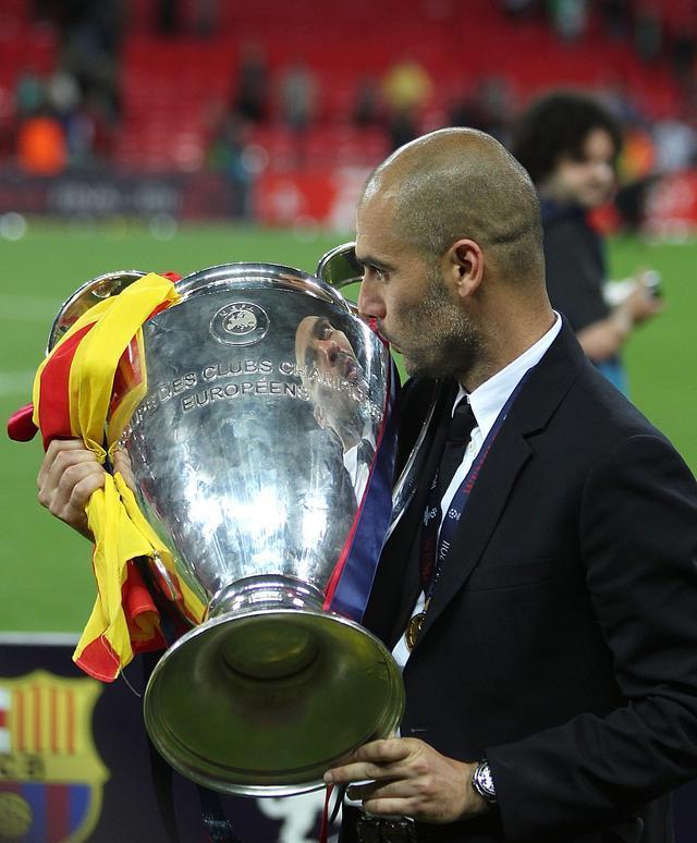 法国杯倒计时，芝加哥公牛今夜篮板制胜，细节引发关注，气氛紧张，年轻球员得到机会的简单介绍