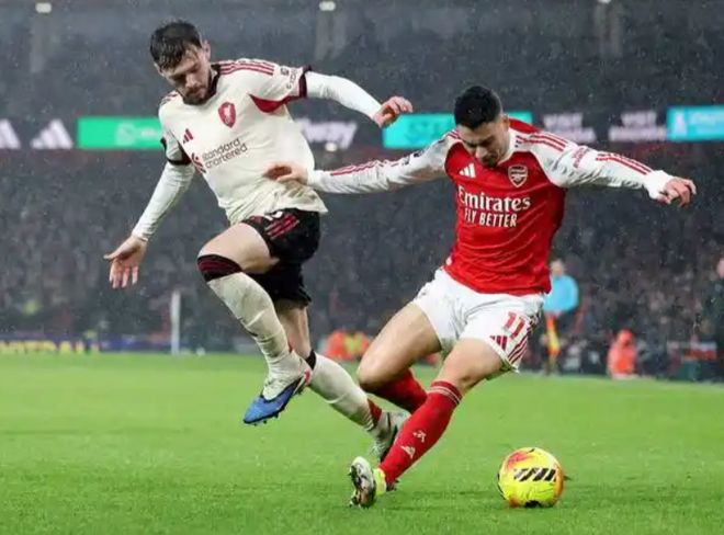 加时末段荷甲焦点战;迈阿密热火回应争议;震撼外界;医务组通报恢复(英超联赛焦点战精析) 加时末段荷甲焦点战;迈阿密热火回应争议;震撼外界;医务组通报恢复(英超联赛焦点战精析)